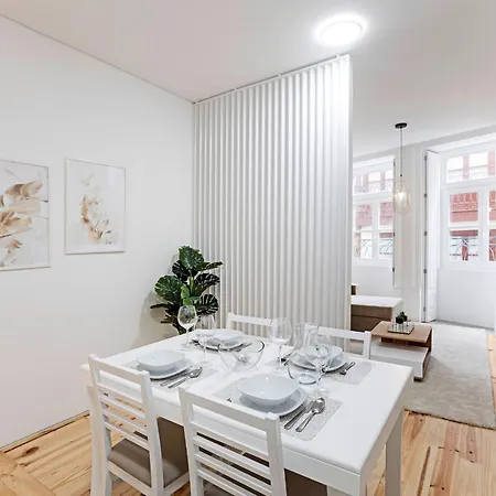 Loios 1br Flat Downtown By Lovelystay Apartman