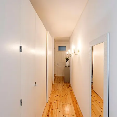 Loios 1br Flat Downtown By Lovelystay 公寓