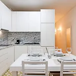 Loios 1br Flat Downtown By Lovelystay Διαμέρισμα *
