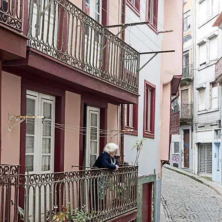 Loios 1br Flat Downtown By Lovelystay