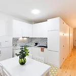Apartament Loios 1br Flat Downtown By Lovelystay